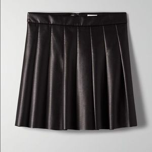 Aritzia Sunday Best Pleated Leather Skirt Sz 8